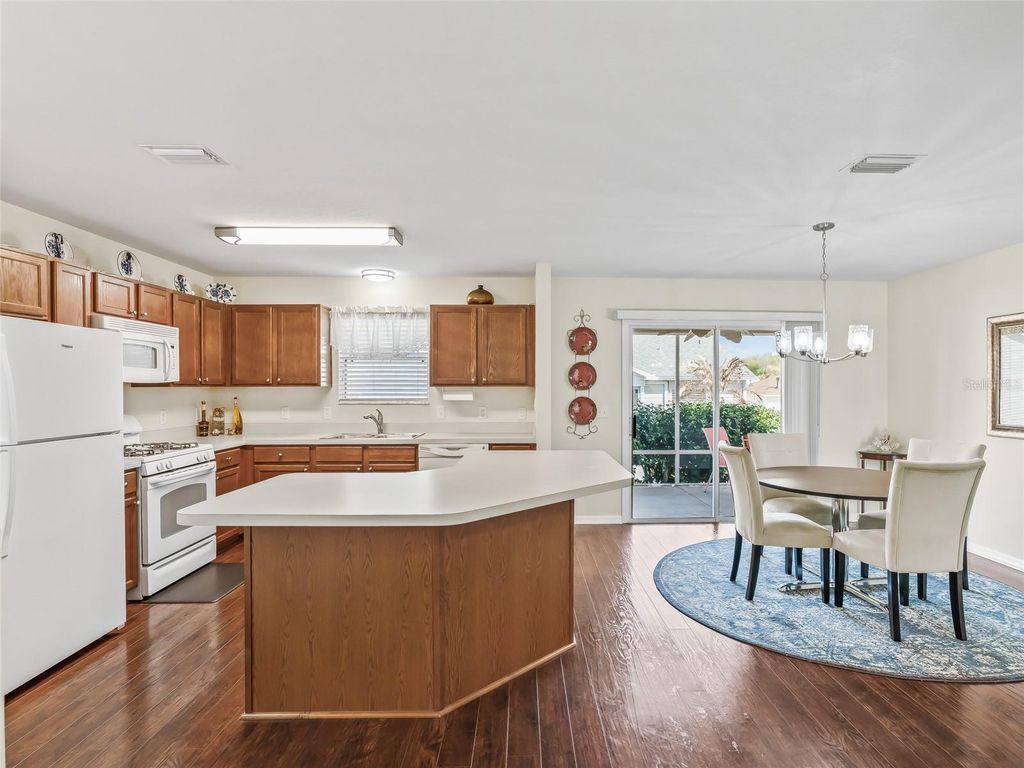 Image 11 of property listing at 445 KEYHOLE STREET, The Villages, FL 32162