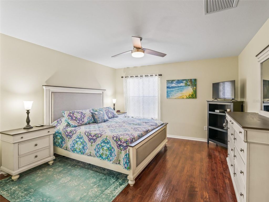 Image 19 of property listing at 445 KEYHOLE STREET, The Villages, FL 32162