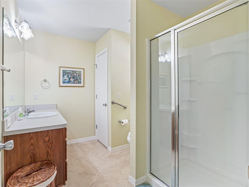 Image 22 of property listing at 445 KEYHOLE STREET, The Villages, FL 32162