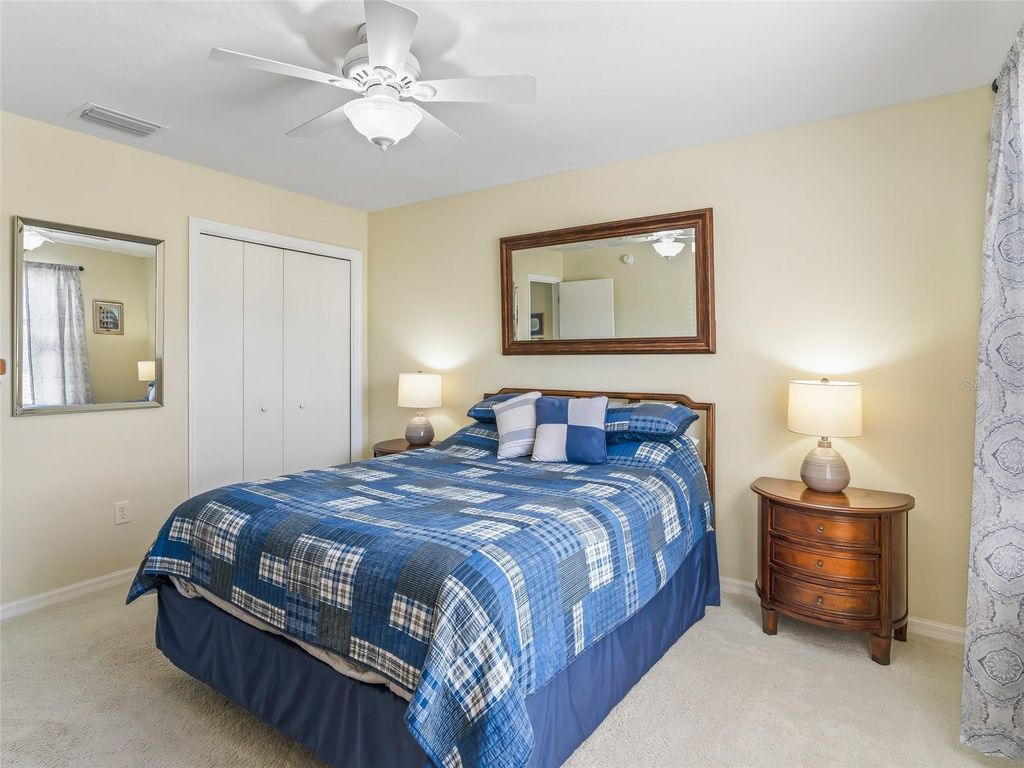 Image 27 of property listing at 445 KEYHOLE STREET, The Villages, FL 32162