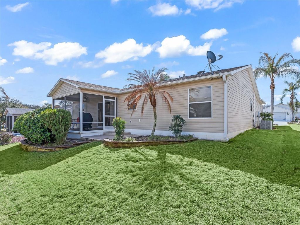 Image 39 of property listing at 445 KEYHOLE STREET, The Villages, FL 32162