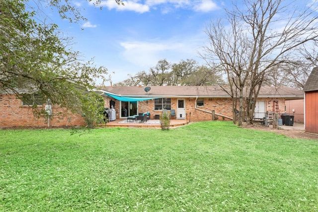 725 Falcon Drive, Woodway, TX 76712