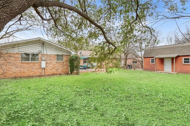 725 Falcon Drive, Woodway, TX 76712