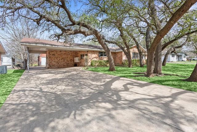 725 Falcon Drive, Woodway, TX 76712