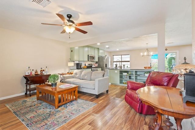 725 Falcon Drive, Woodway, TX 76712