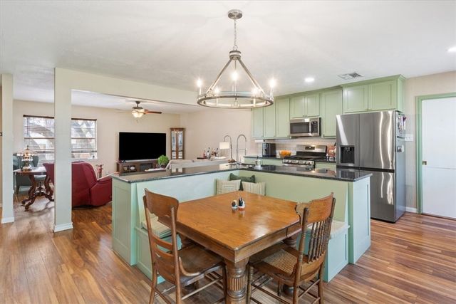 725 Falcon Drive, Woodway, TX 76712