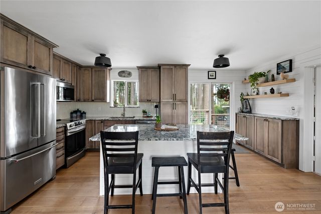 1013 Carl Avenue, Oak Harbor, WA 98277