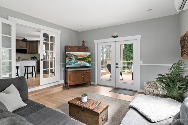 1013 Carl Avenue, Oak Harbor, WA 98277