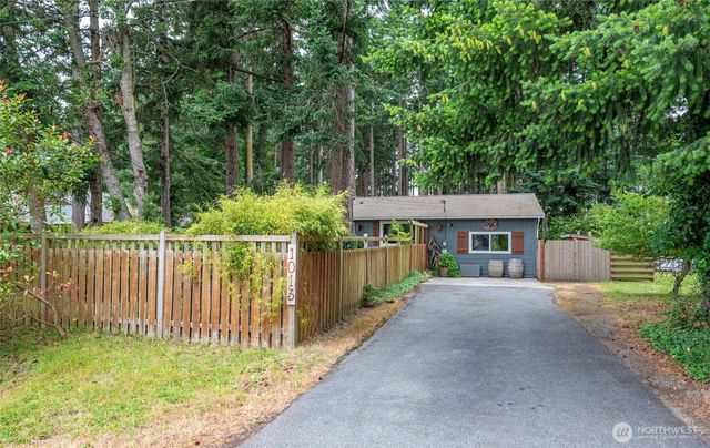 1013 Carl Avenue, Oak Harbor, WA 98277