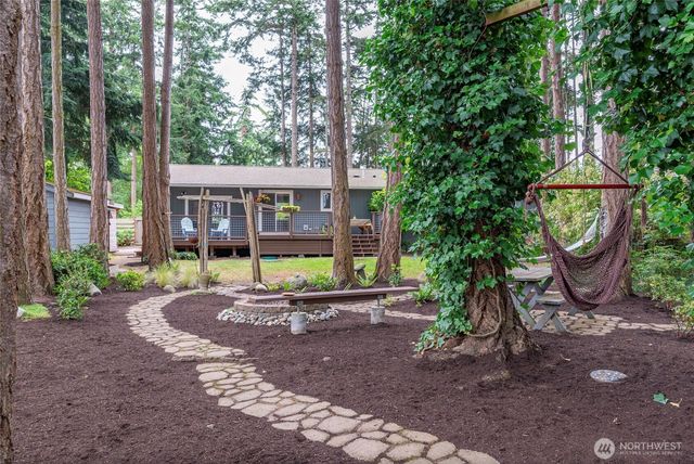 1013 Carl Avenue, Oak Harbor, WA 98277