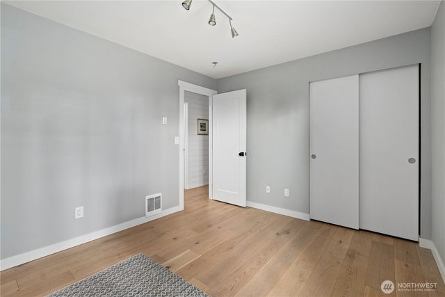 1013 Carl Avenue, Oak Harbor, WA 98277