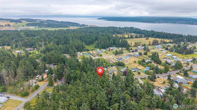 1013 Carl Avenue, Oak Harbor, WA 98277