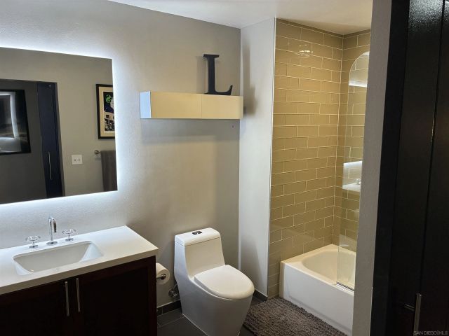 206 Park Blvd. 203, San Diego, CA 92101