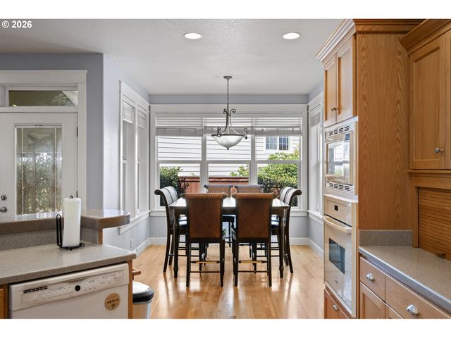 729 S 68TH Pl, Springfield, OR 97478