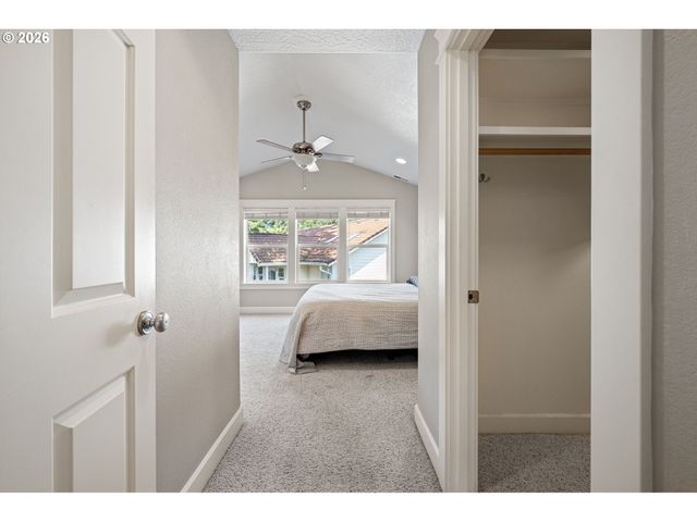 729 S 68TH Pl, Springfield, OR 97478