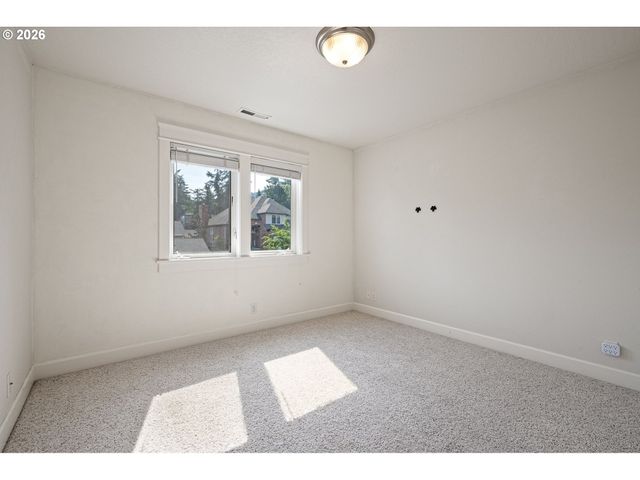 729 S 68TH Pl, Springfield, OR 97478