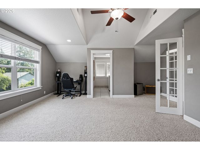 729 S 68TH Pl, Springfield, OR 97478