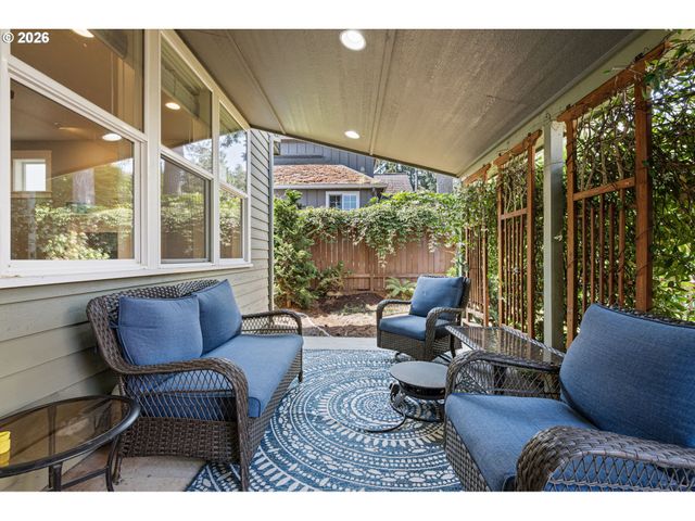 729 S 68TH Pl, Springfield, OR 97478