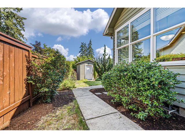 729 S 68TH Pl, Springfield, OR 97478