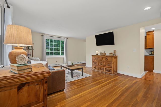 10 Academy Avenue, Atkinson, NH 03811