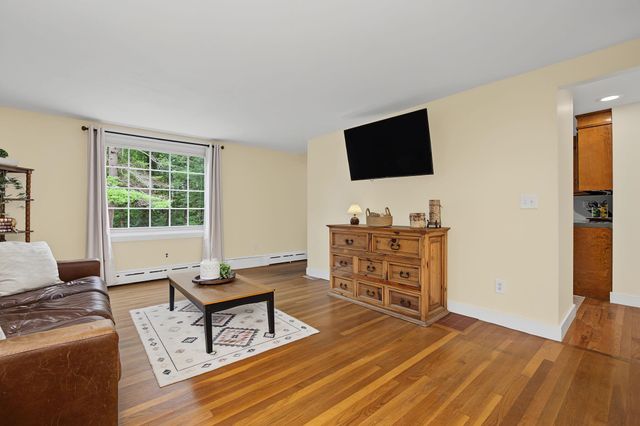 10 Academy Avenue, Atkinson, NH 03811