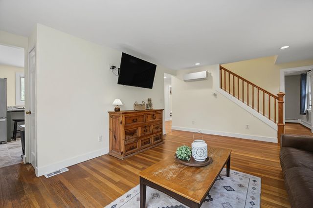 10 Academy Avenue, Atkinson, NH 03811