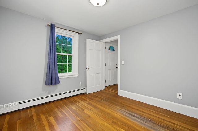 10 Academy Avenue, Atkinson, NH 03811