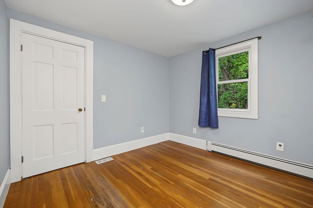 10 Academy Avenue, Atkinson, NH 03811
