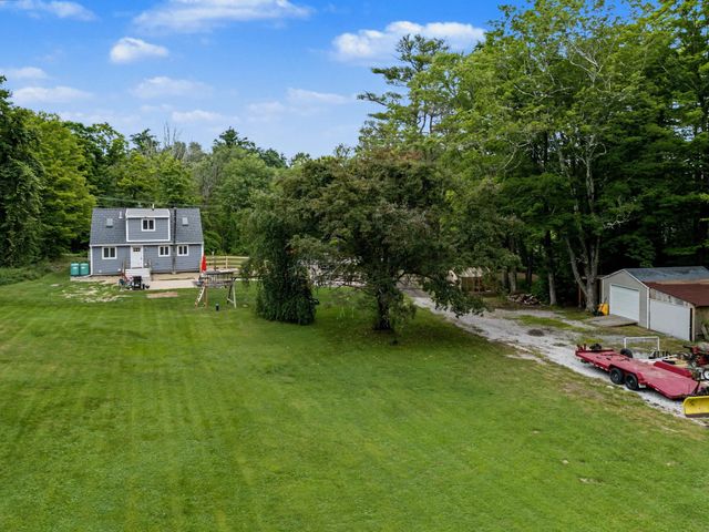 10 Academy Avenue, Atkinson, NH 03811