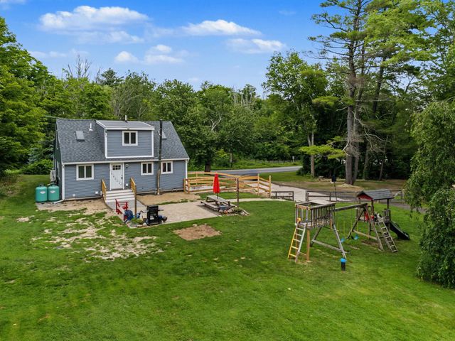 10 Academy Avenue, Atkinson, NH 03811