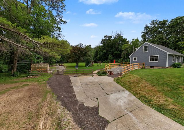10 Academy Avenue, Atkinson, NH 03811