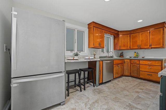 10 Academy Avenue, Atkinson, NH 03811
