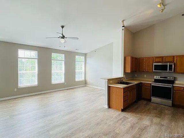 14381 Vauxhall Drive, Sterling Heights, MI 48313