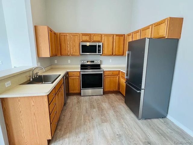 14381 Vauxhall Drive, Sterling Heights, MI 48313