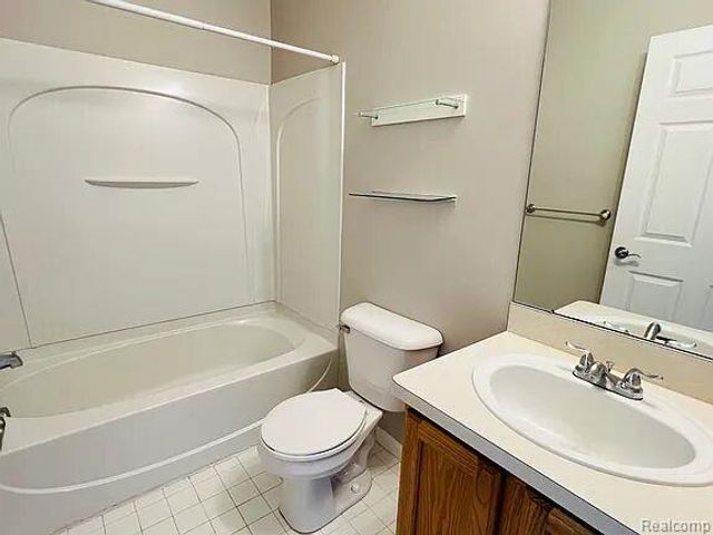 14381 Vauxhall Drive, Sterling Heights, MI 48313