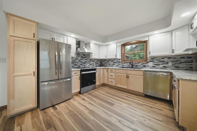 727 Rassbach Street, Eau Claire, WI 54701