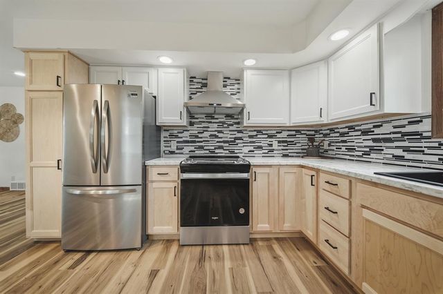 727 Rassbach Street, Eau Claire, WI 54701