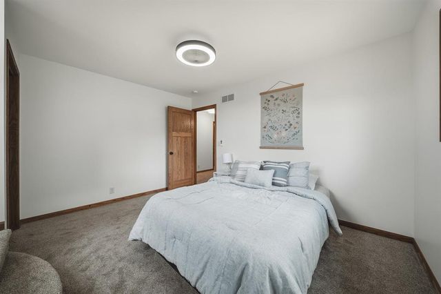 727 Rassbach Street, Eau Claire, WI 54701