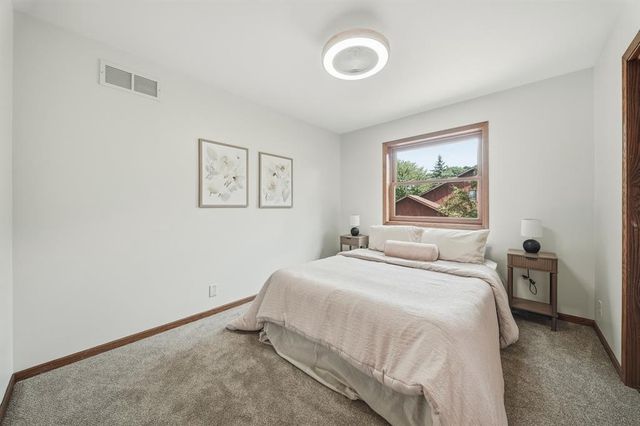 727 Rassbach Street, Eau Claire, WI 54701