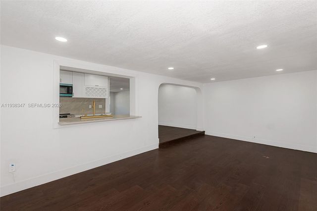 4360 NW 4th Street, Plantation, FL 33317