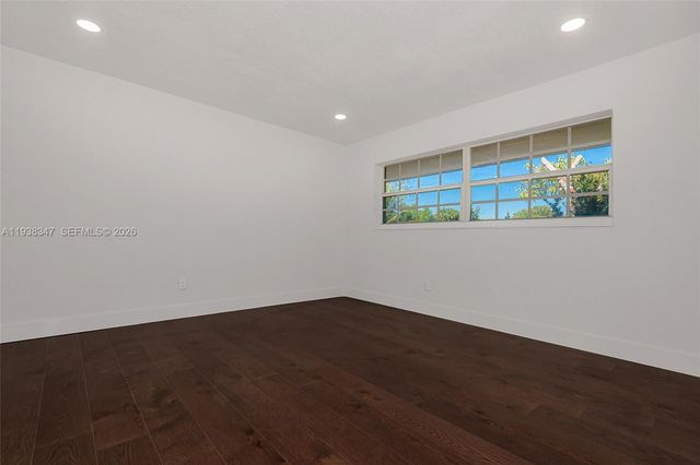 4360 NW 4th Street, Plantation, FL 33317