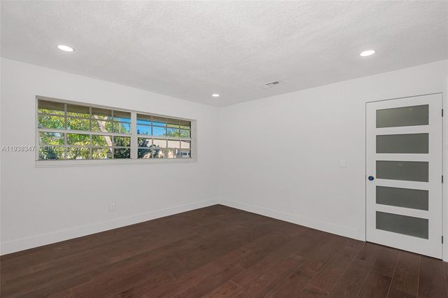4360 NW 4th Street, Plantation, FL 33317