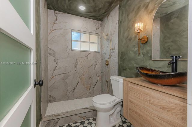 4360 NW 4th Street, Plantation, FL 33317