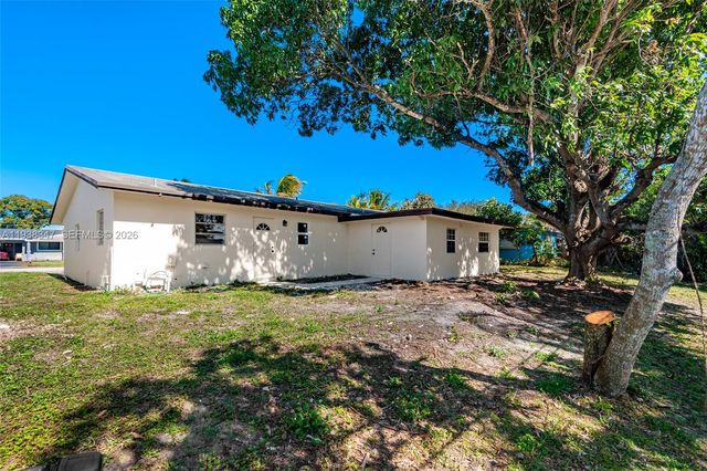 4360 NW 4th Street, Plantation, FL 33317