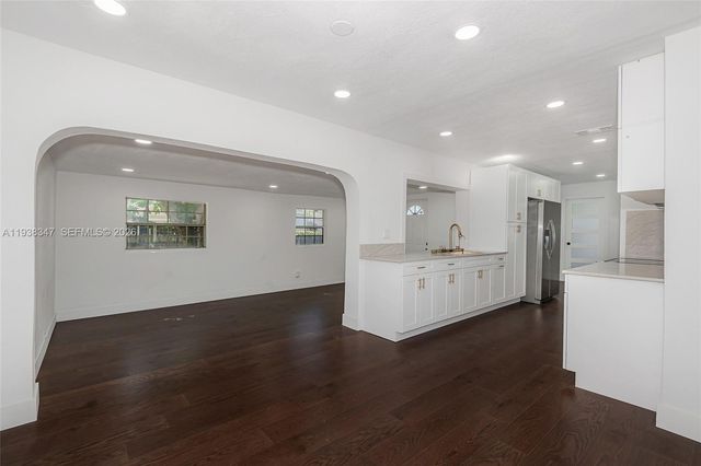 4360 NW 4th Street, Plantation, FL 33317