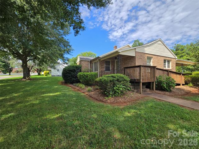 305 Oakland Avenue Avenue, Morganton, NC 28655