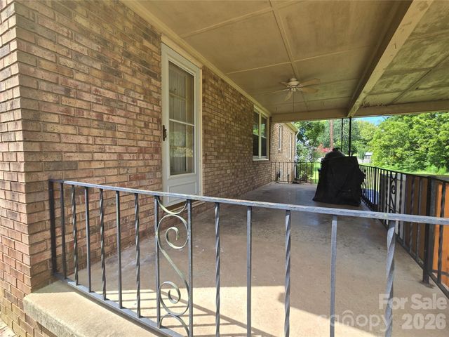 305 Oakland Avenue Avenue, Morganton, NC 28655