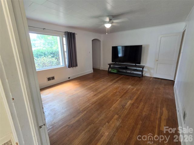 305 Oakland Avenue Avenue, Morganton, NC 28655