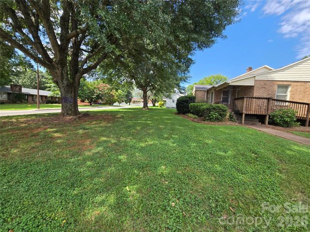 305 Oakland Avenue Avenue, Morganton, NC 28655