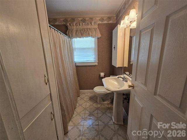 305 Oakland Avenue Avenue, Morganton, NC 28655